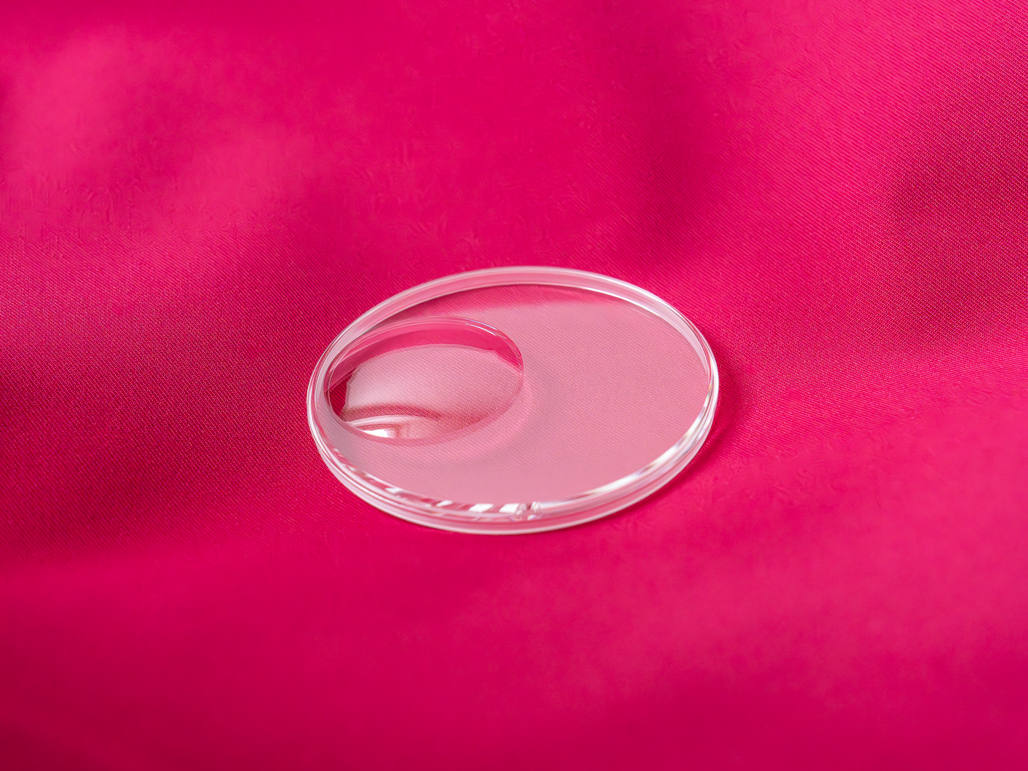 Glace sphérique avec loupe